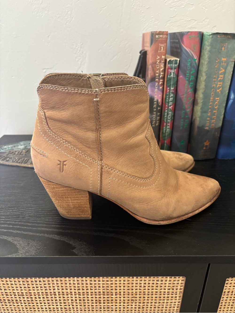Frye Renee Seam Short Western Ankle Boot size 10M